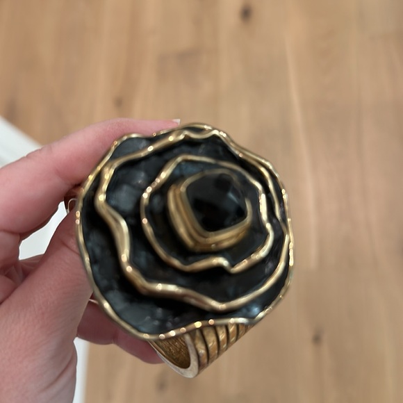 Kara Ross onyx 3 petal bracelet - Picture 8 of 8